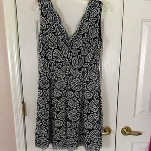 NSR Sz M Elegant Black and White Lace Dress